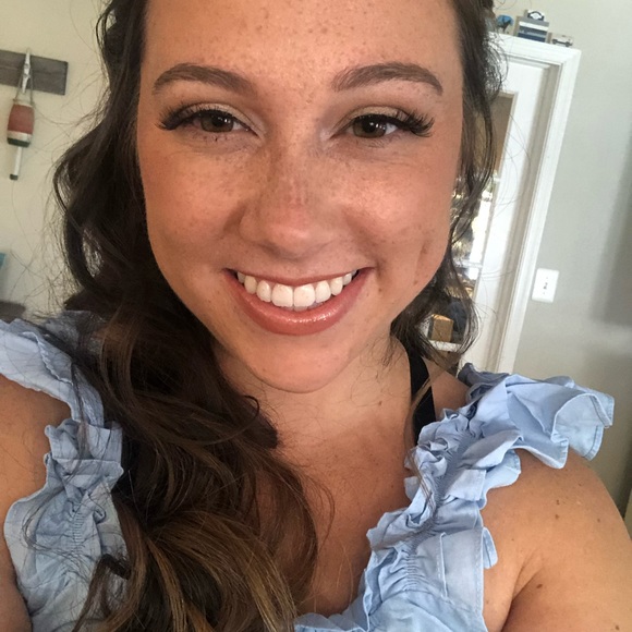 Meet your Posher, Emily - Picture 1 of 1